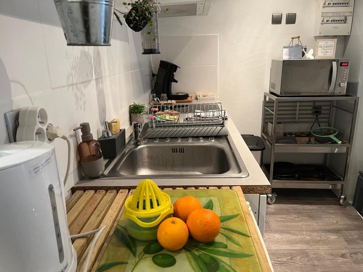 Le Studio - La Roquebrussanne Lägenhet Exteriör bild